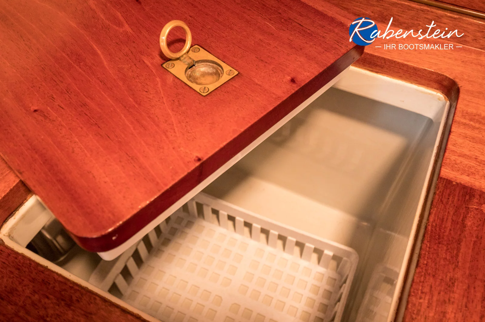 Lynaes-Kutter-Kühlbox