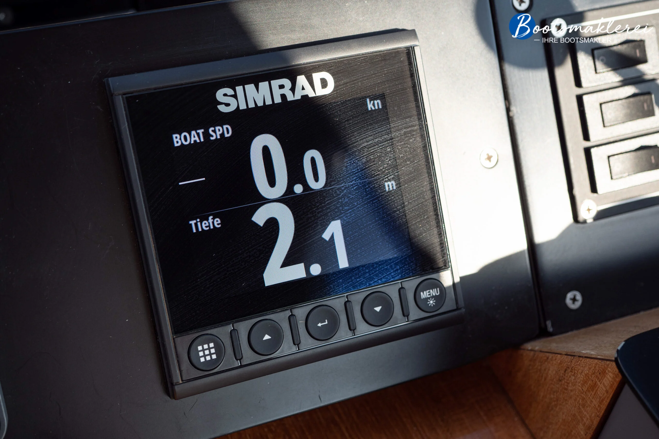 Alu-Expeditionsyacht_Instrumente-2