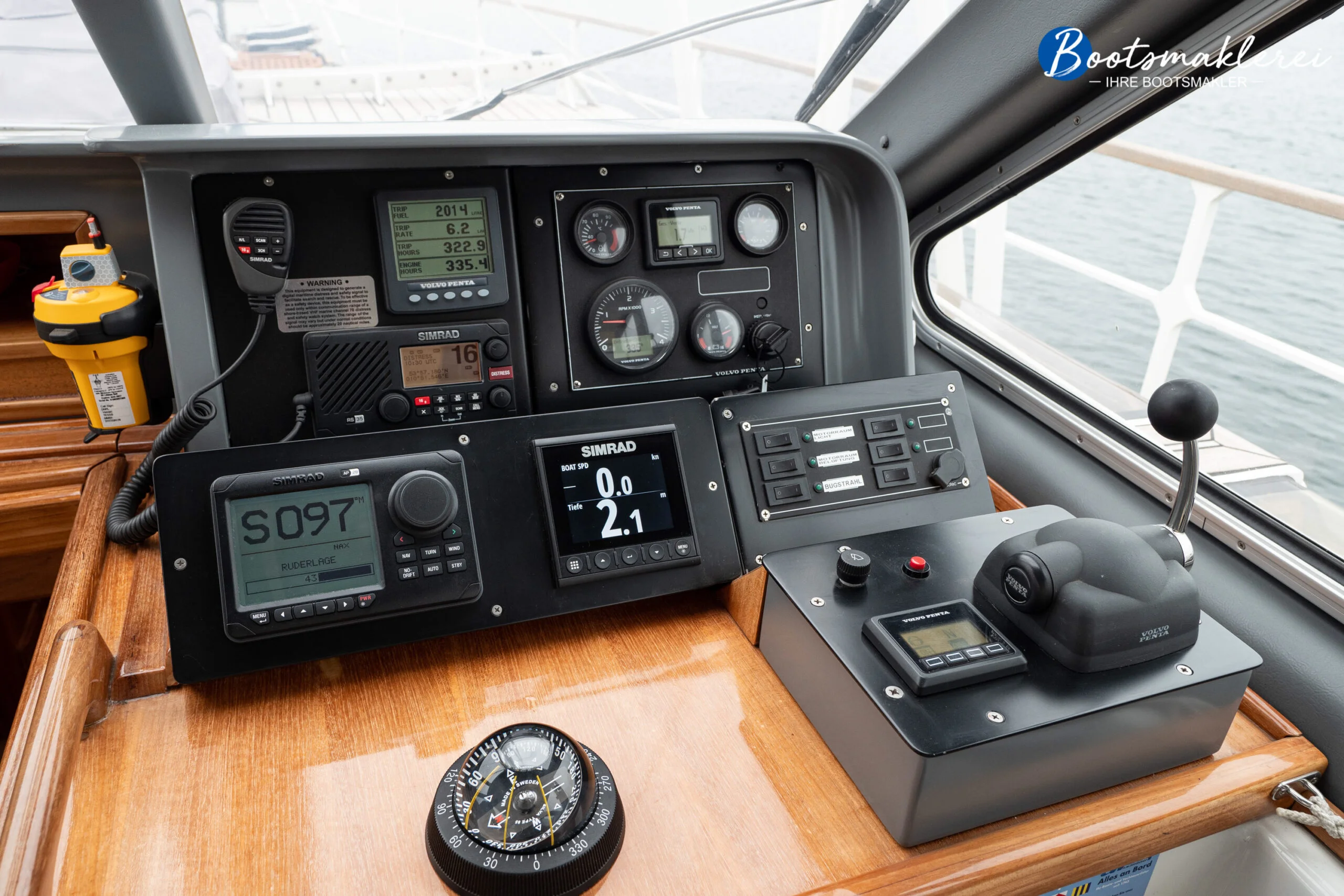 Alu-Expeditionsyacht_Instrumente-6