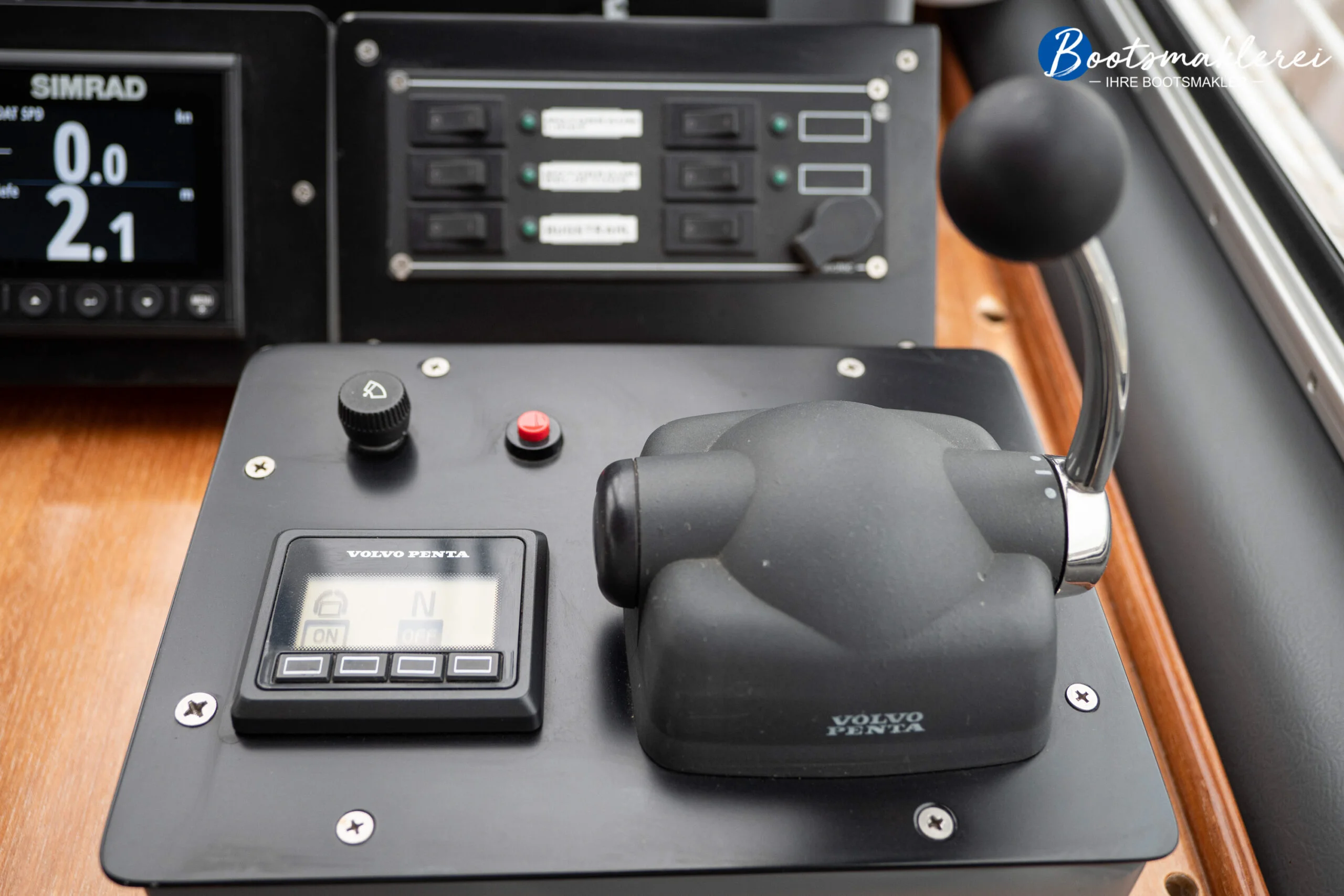 Alu-Expeditionsyacht_Instrumente-9