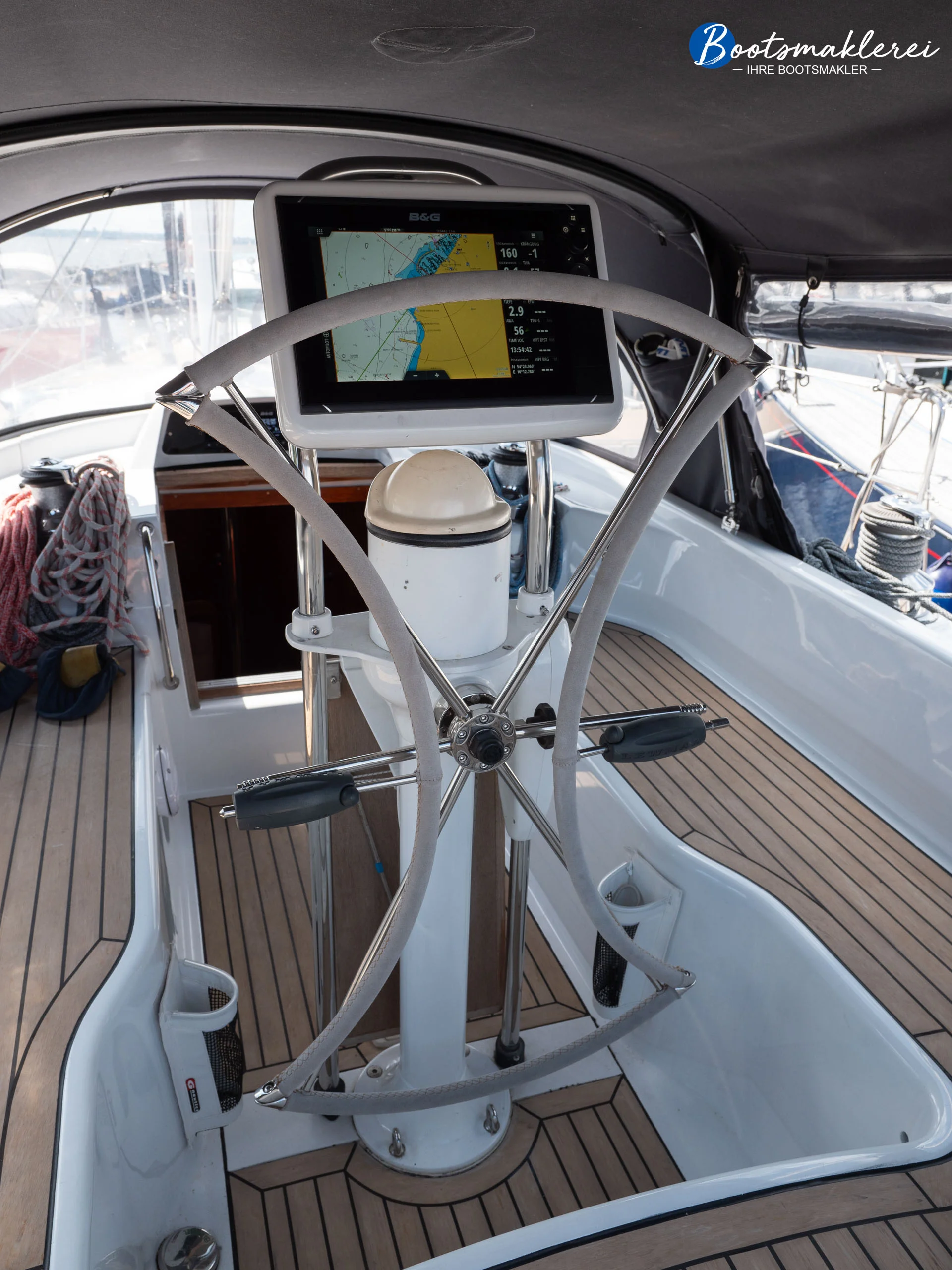 Moody 44 Centercockpit